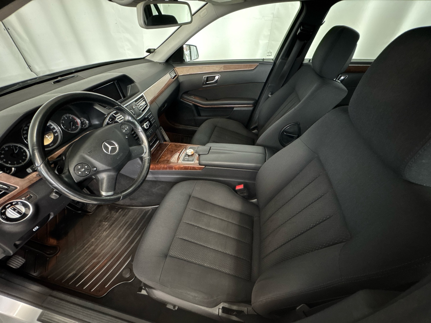 MERCEDES-BENZ E 2012