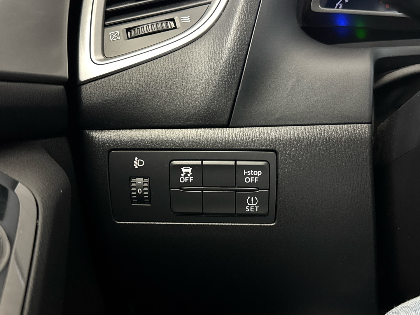 MAZDA 3 2018