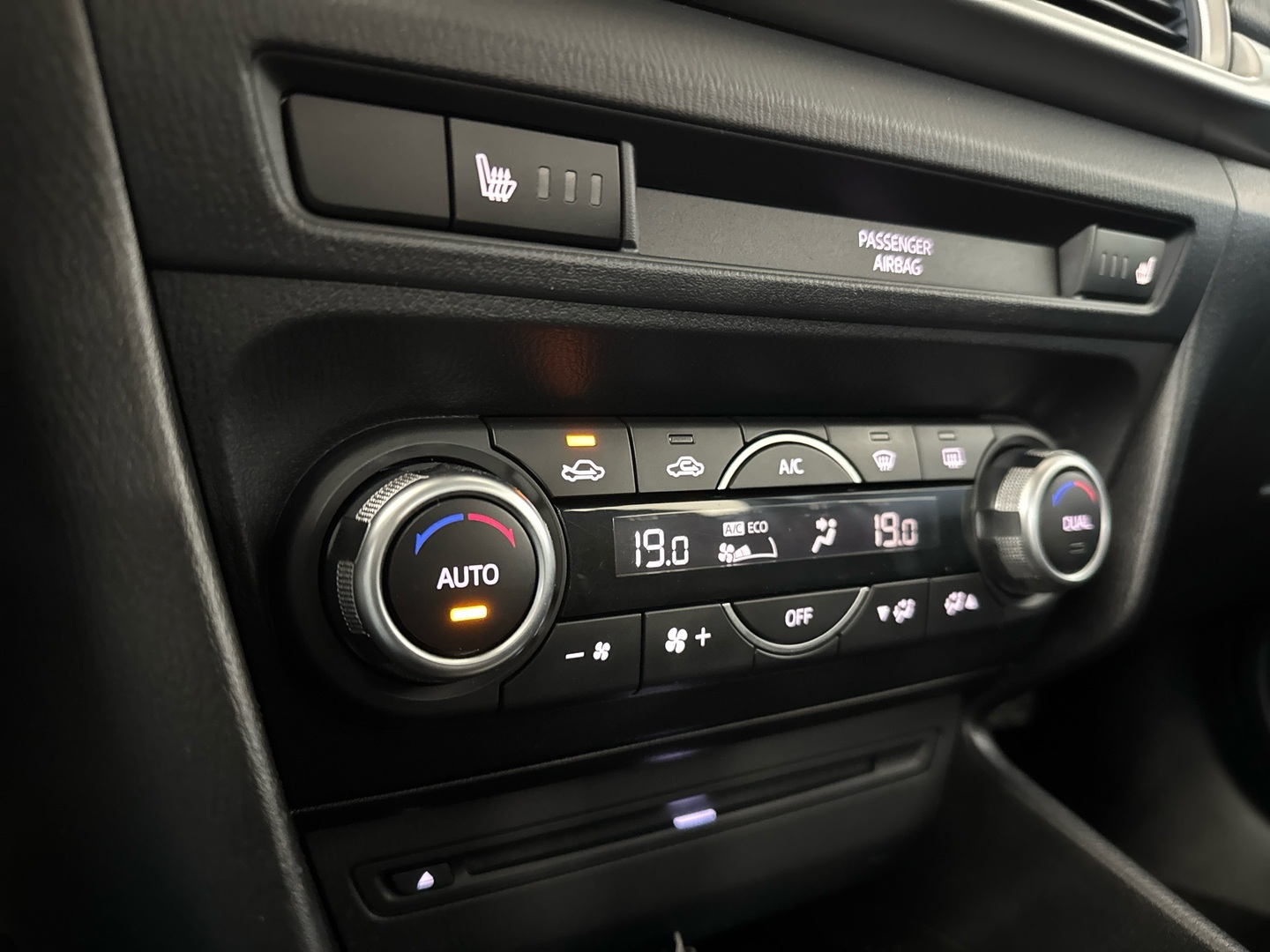 MAZDA 3 2018