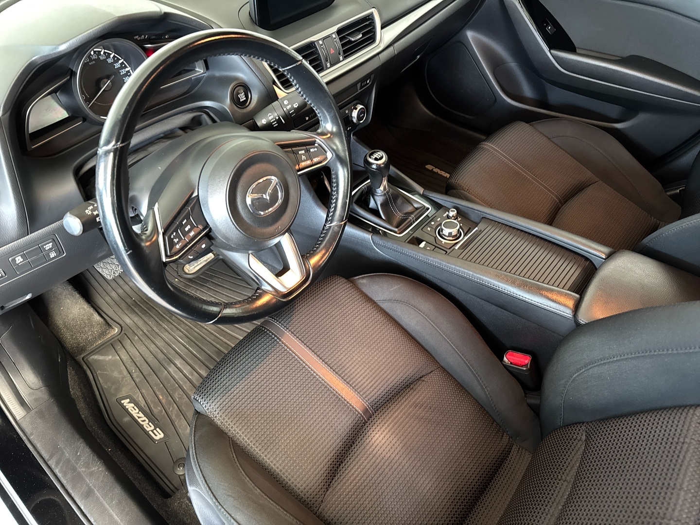 MAZDA 3 2018