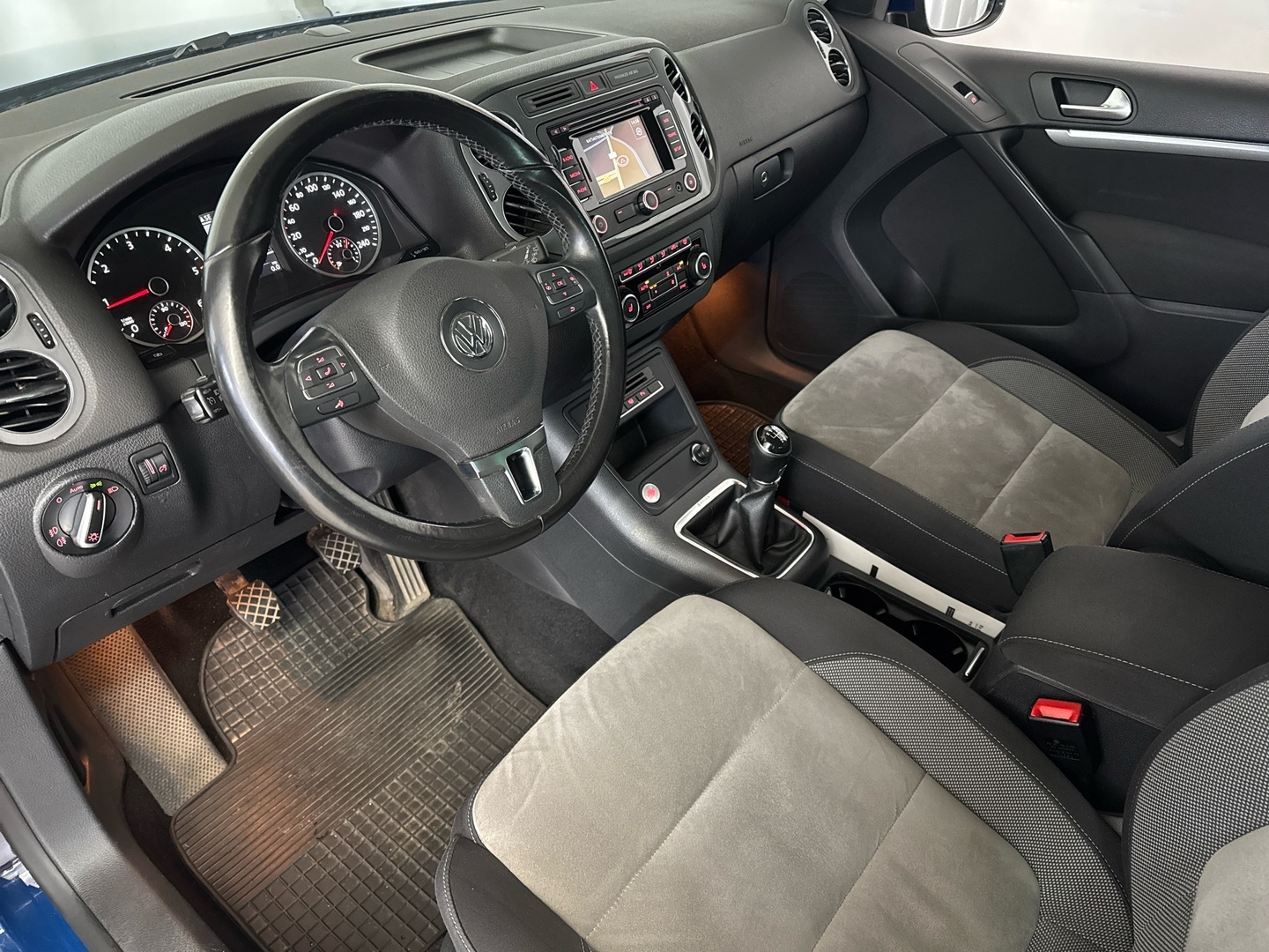 VOLKSWAGEN Tiguan 2012