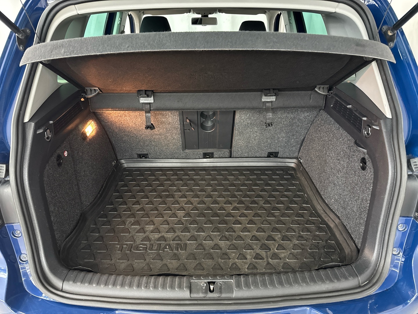 VOLKSWAGEN Tiguan 2012