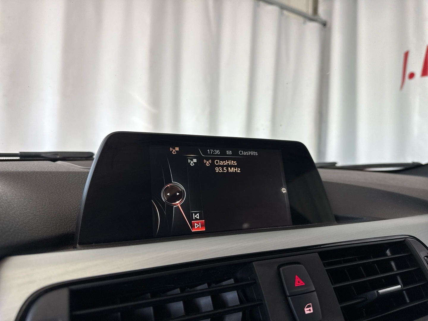 BMW 330 2017