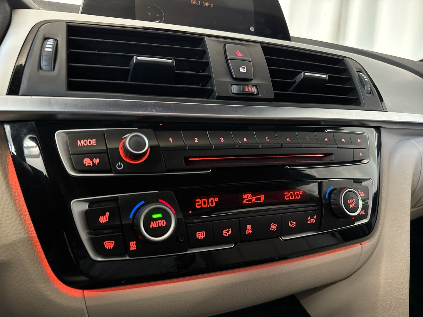 BMW 330 2017