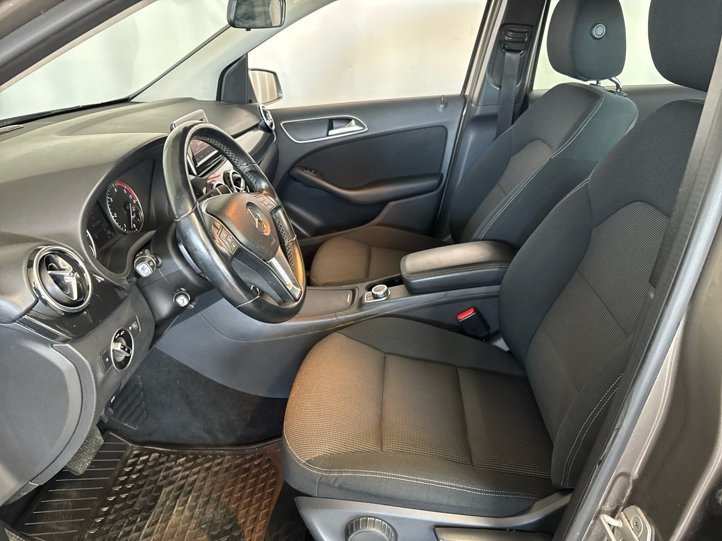 MERCEDES-BENZ B 2013