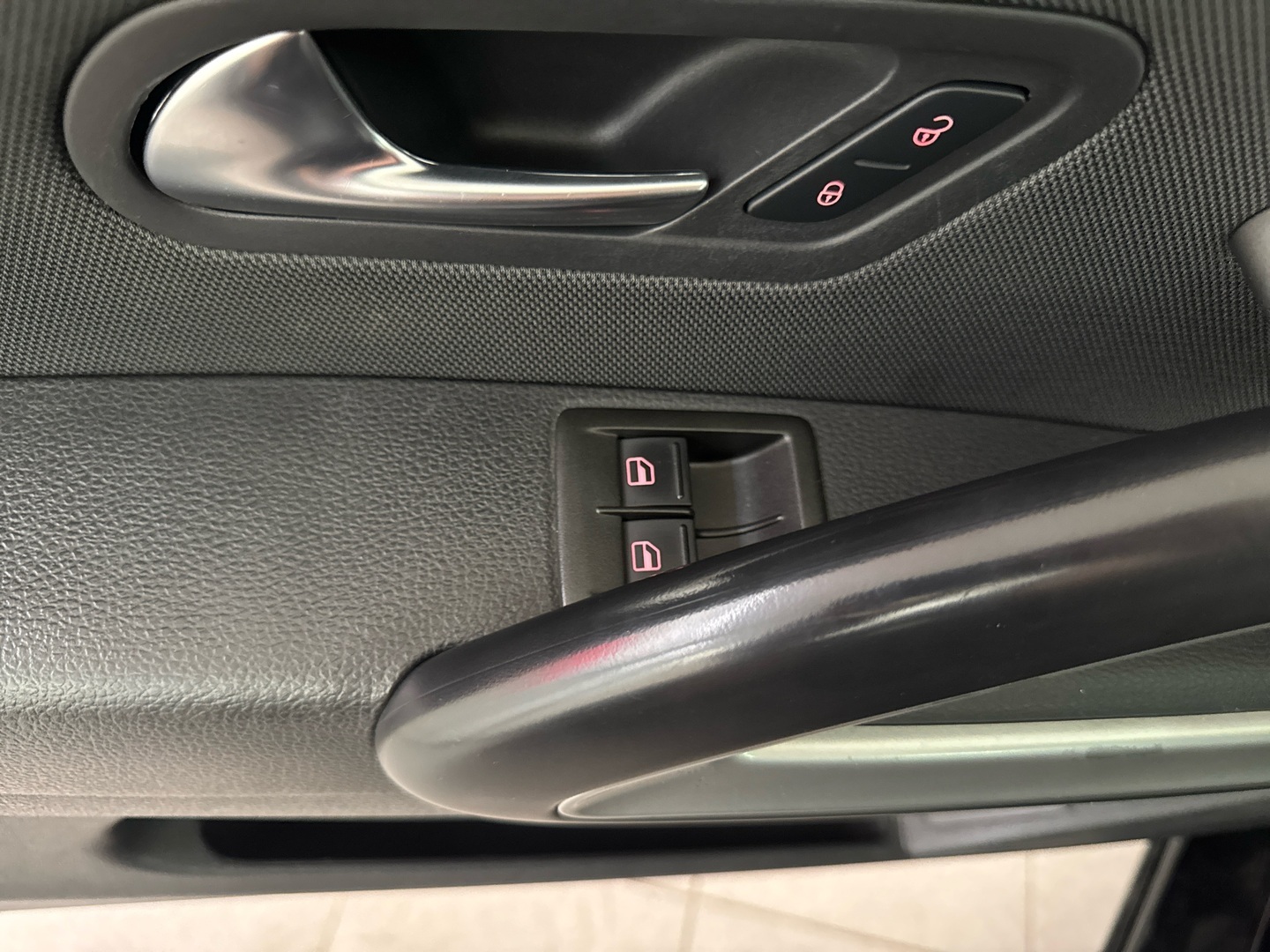 VOLKSWAGEN Scirocco 2011