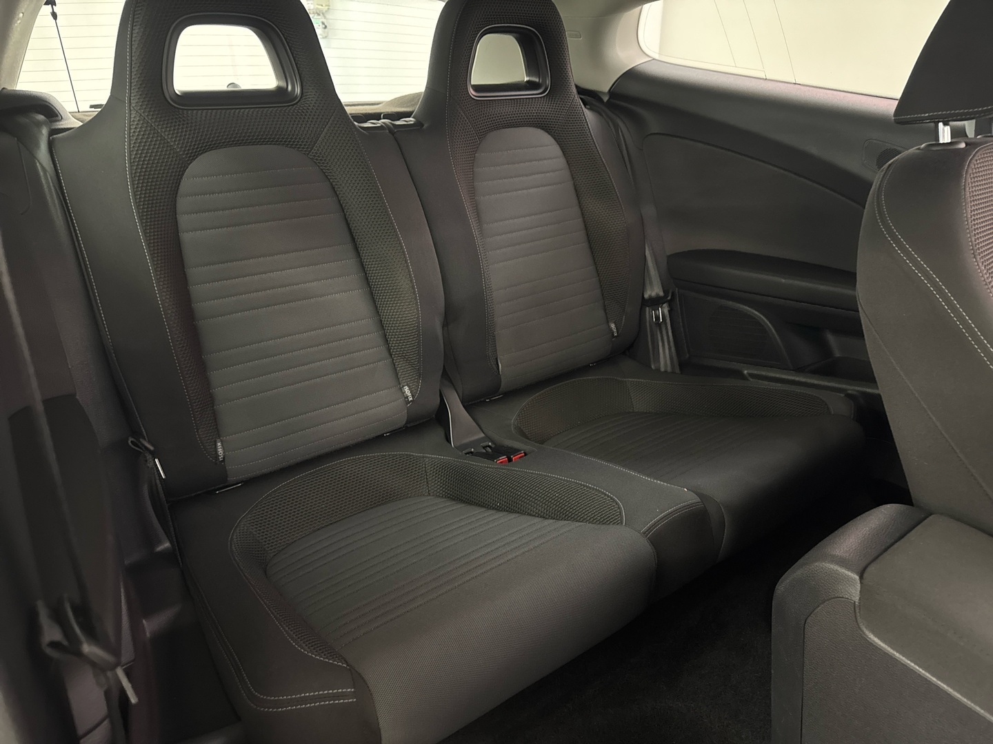 VOLKSWAGEN Scirocco 2011