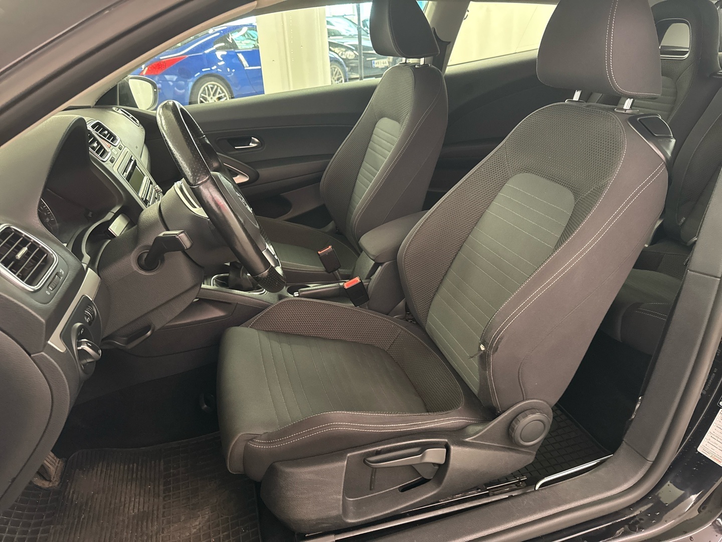 VOLKSWAGEN Scirocco 2011