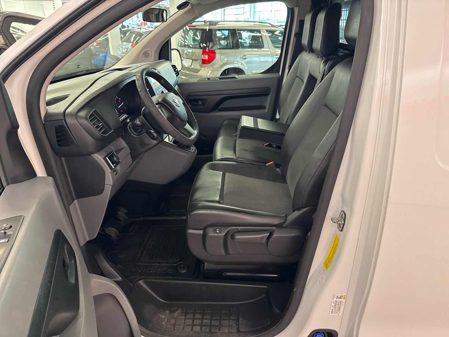 TOYOTA Proace 2017