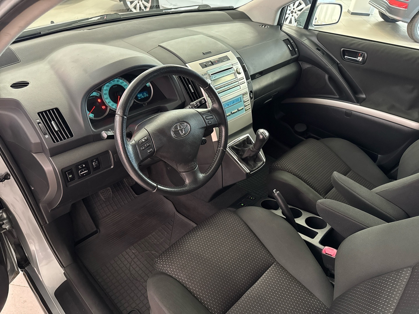 TOYOTA Corolla Verso 2009