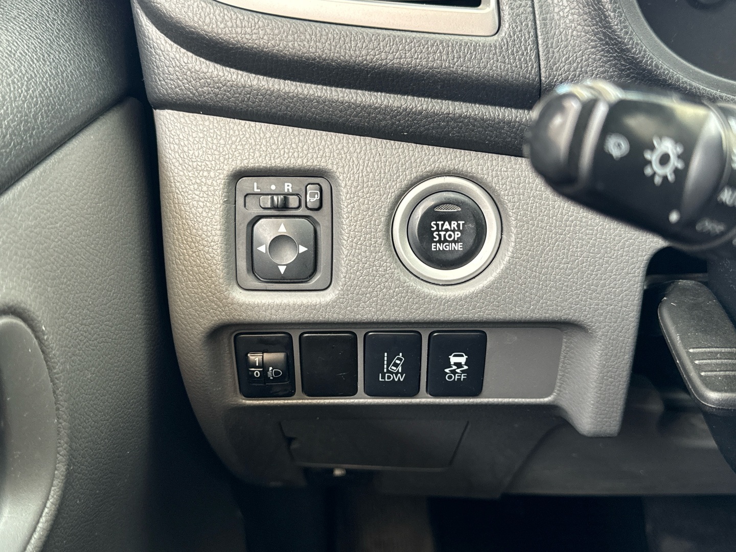 MITSUBISHI L200 2015