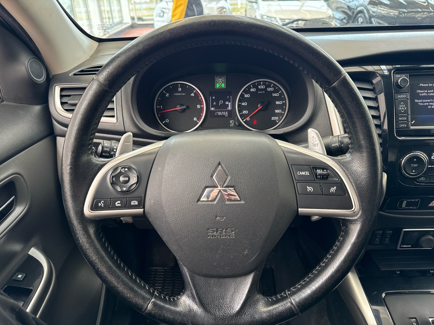 MITSUBISHI L200 2015
