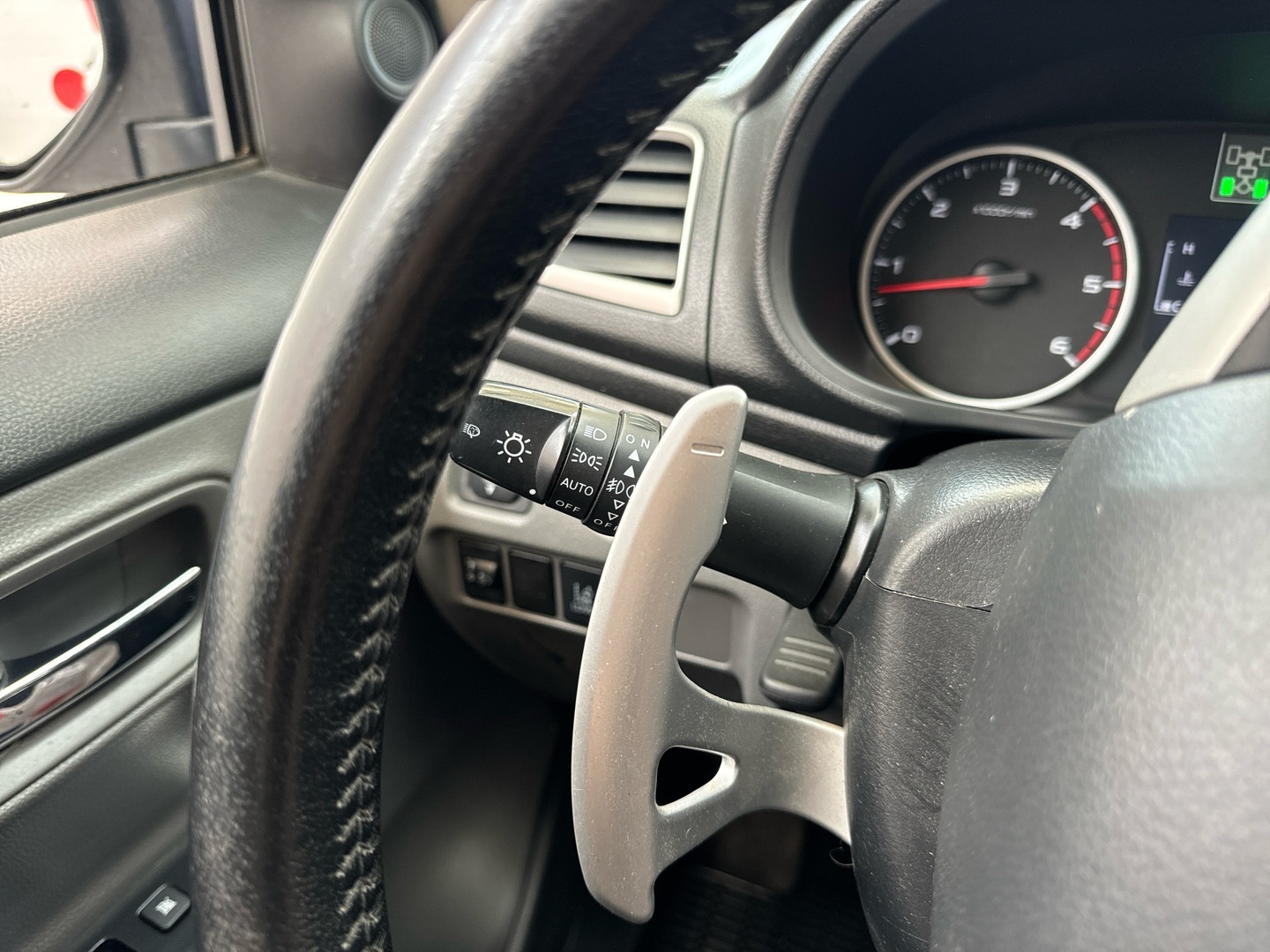 MITSUBISHI L200 2015