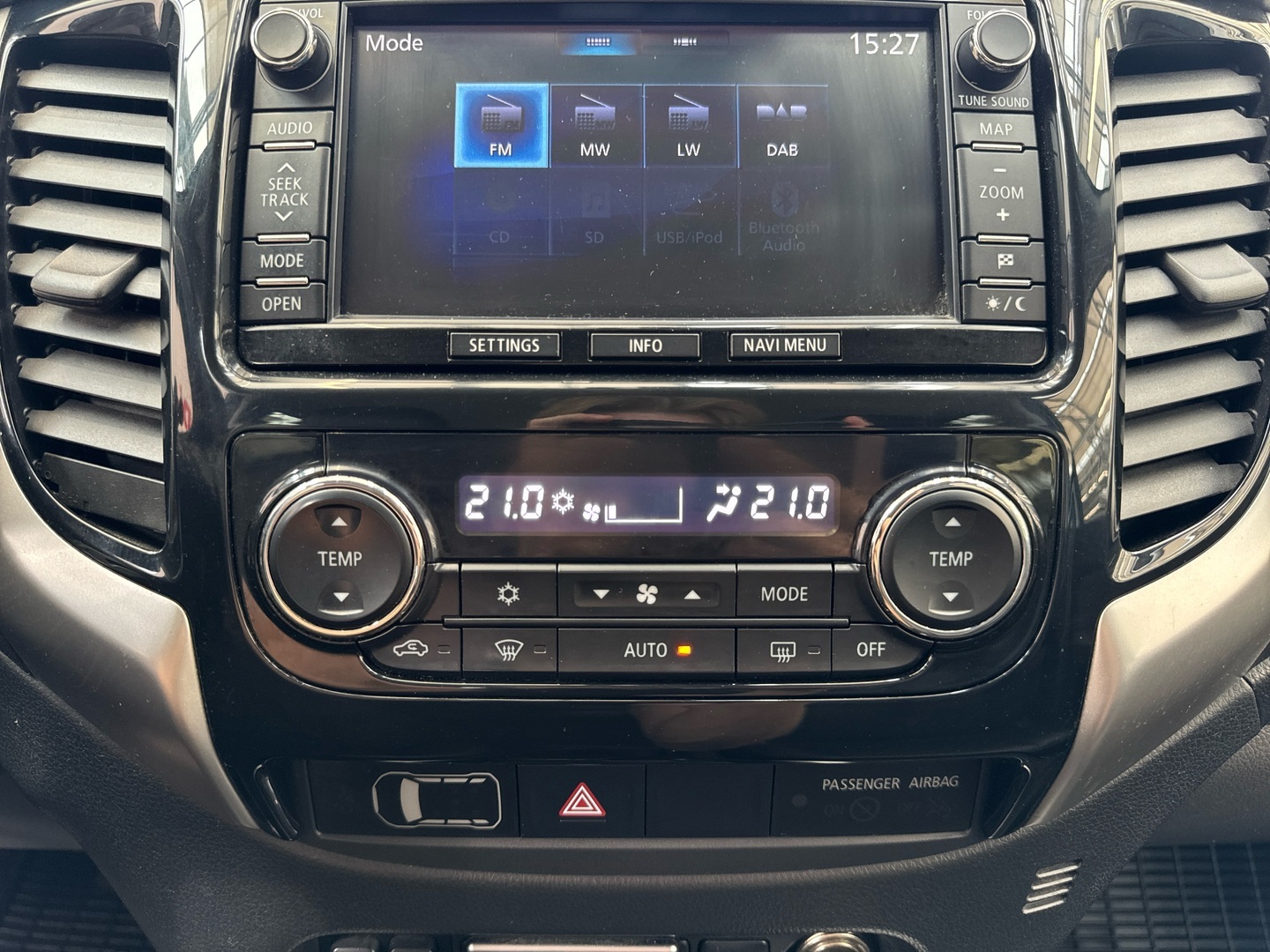 MITSUBISHI L200 2015