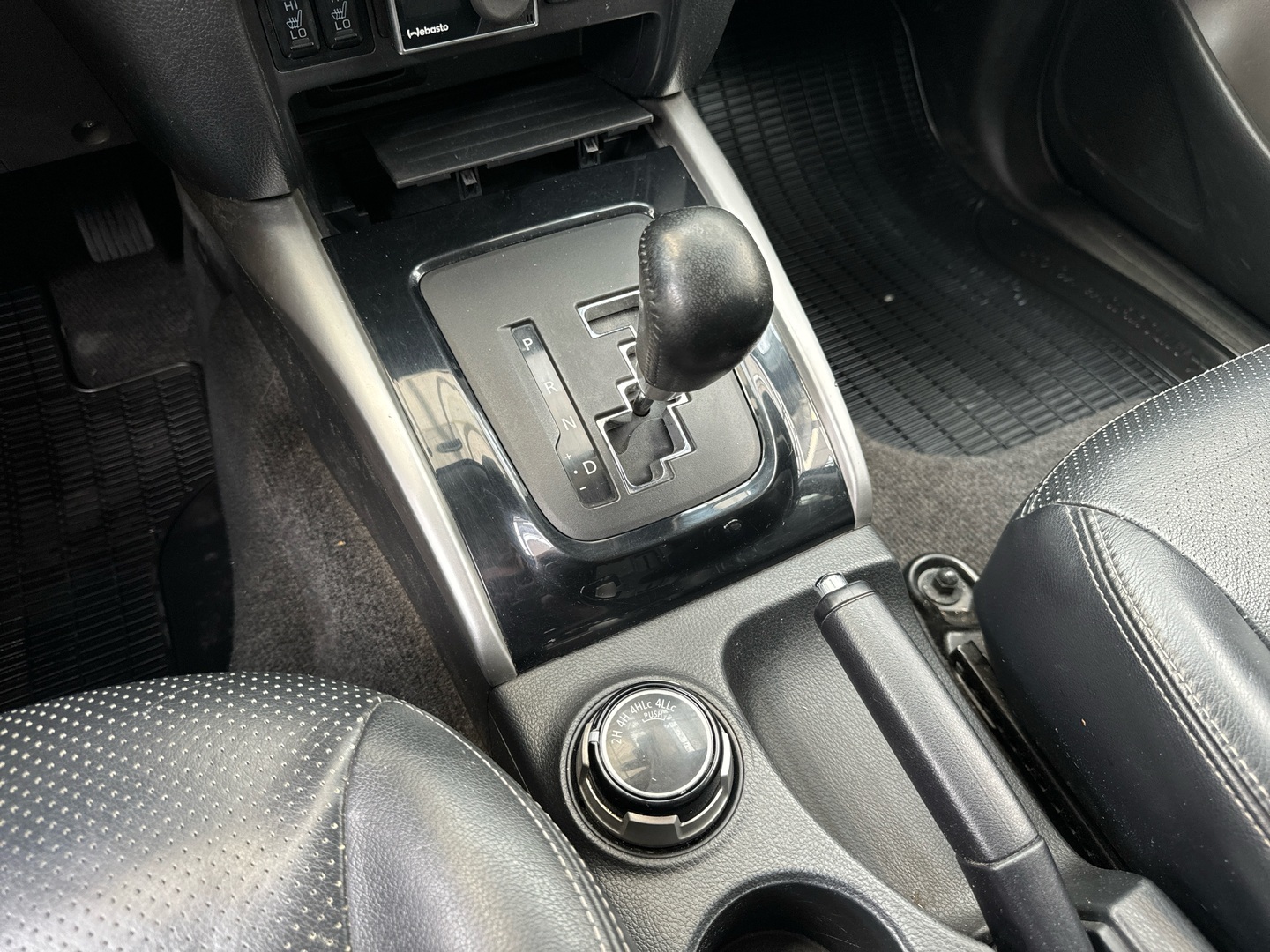 MITSUBISHI L200 2015