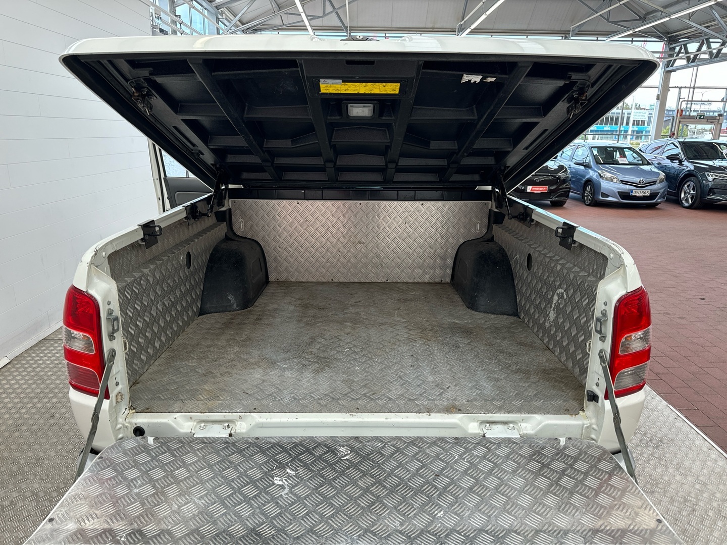 MITSUBISHI L200 2015