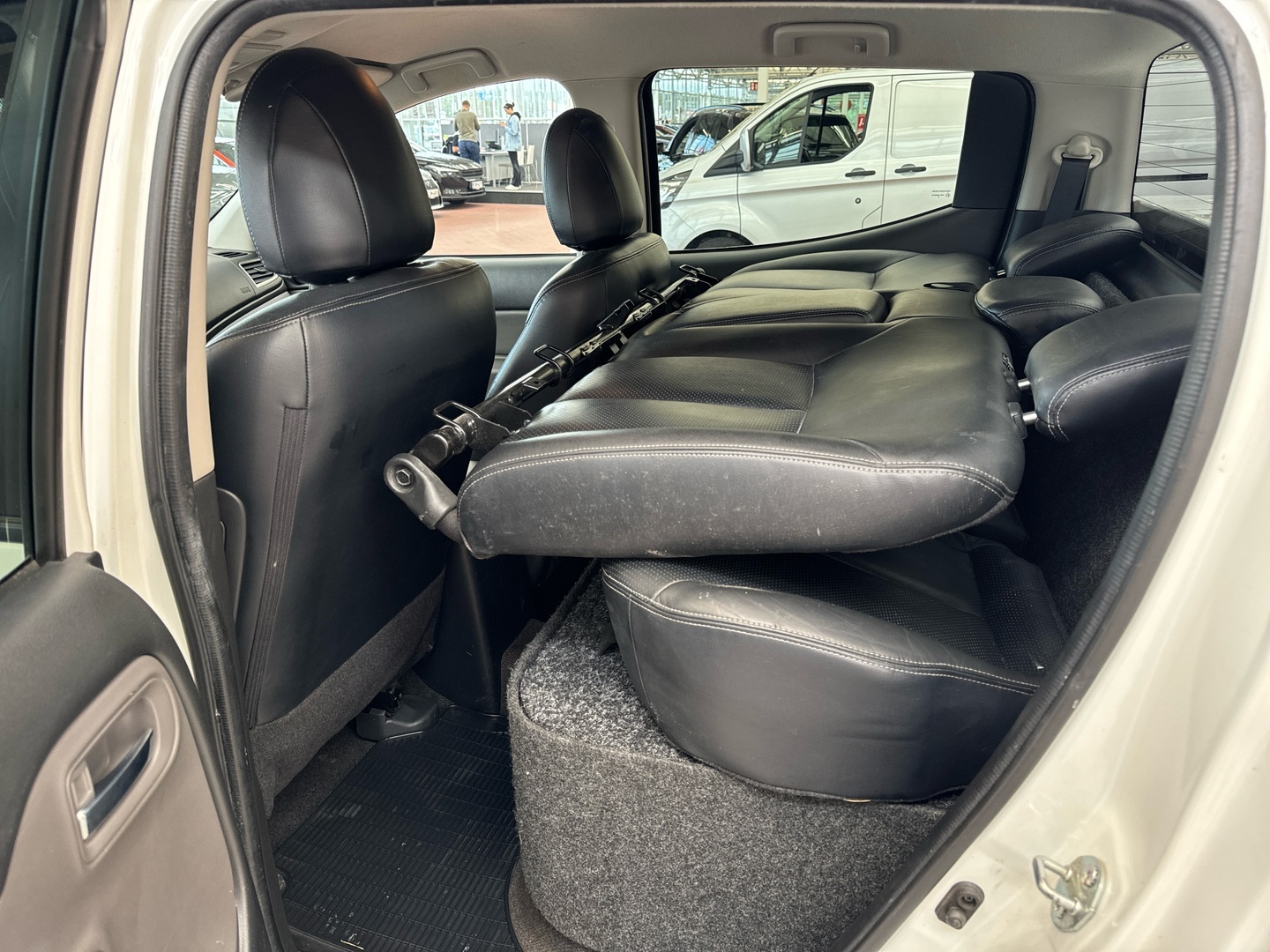 MITSUBISHI L200 2015