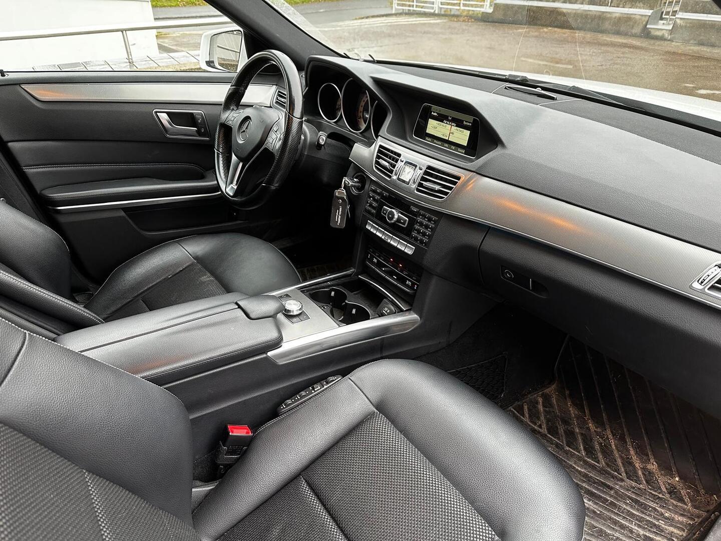 MERCEDES-BENZ E 2015
