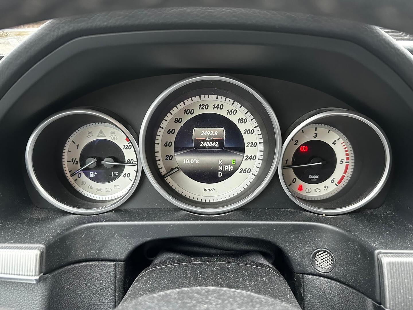 MERCEDES-BENZ E 2015
