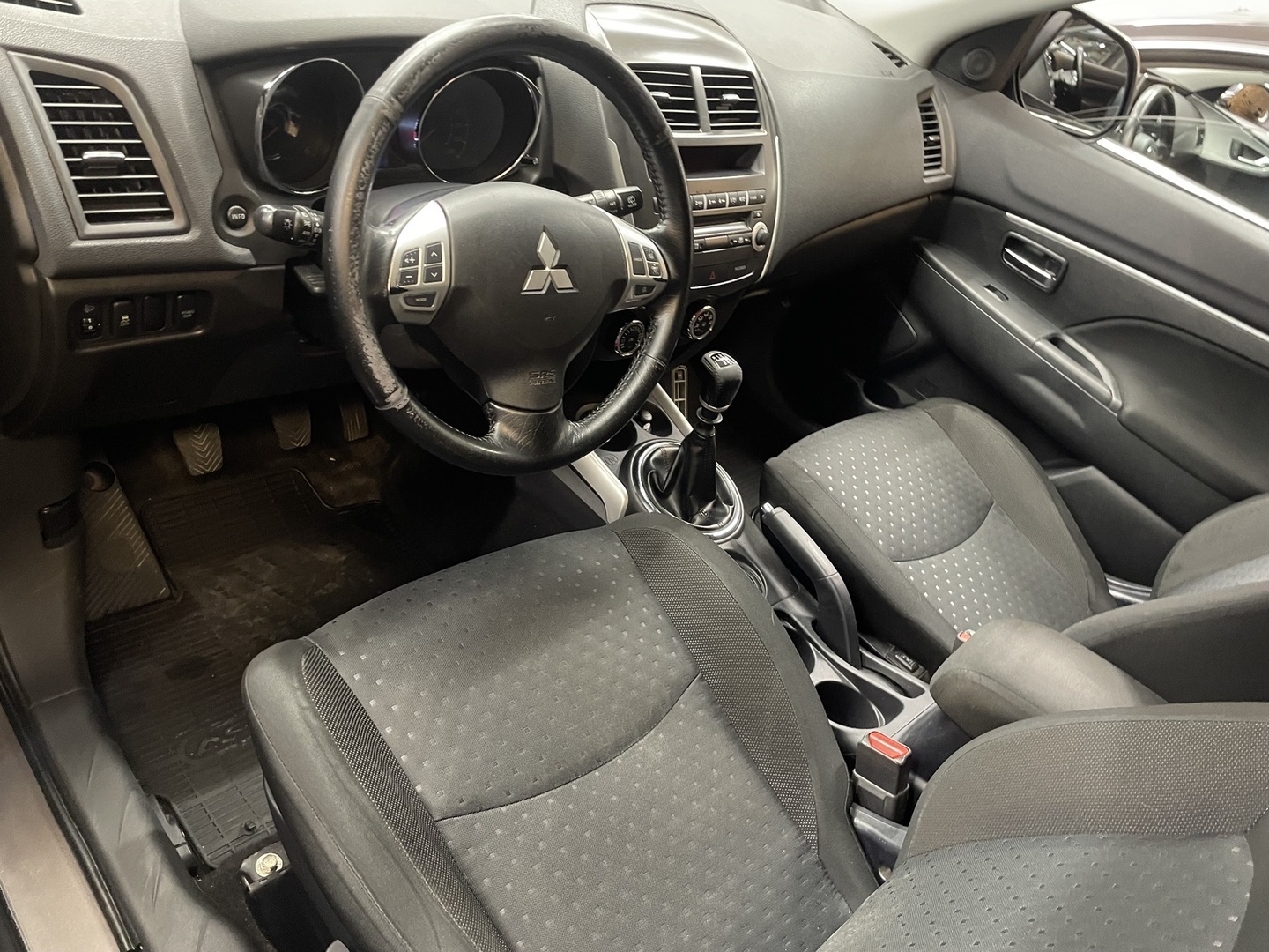 MITSUBISHI ASX 2012