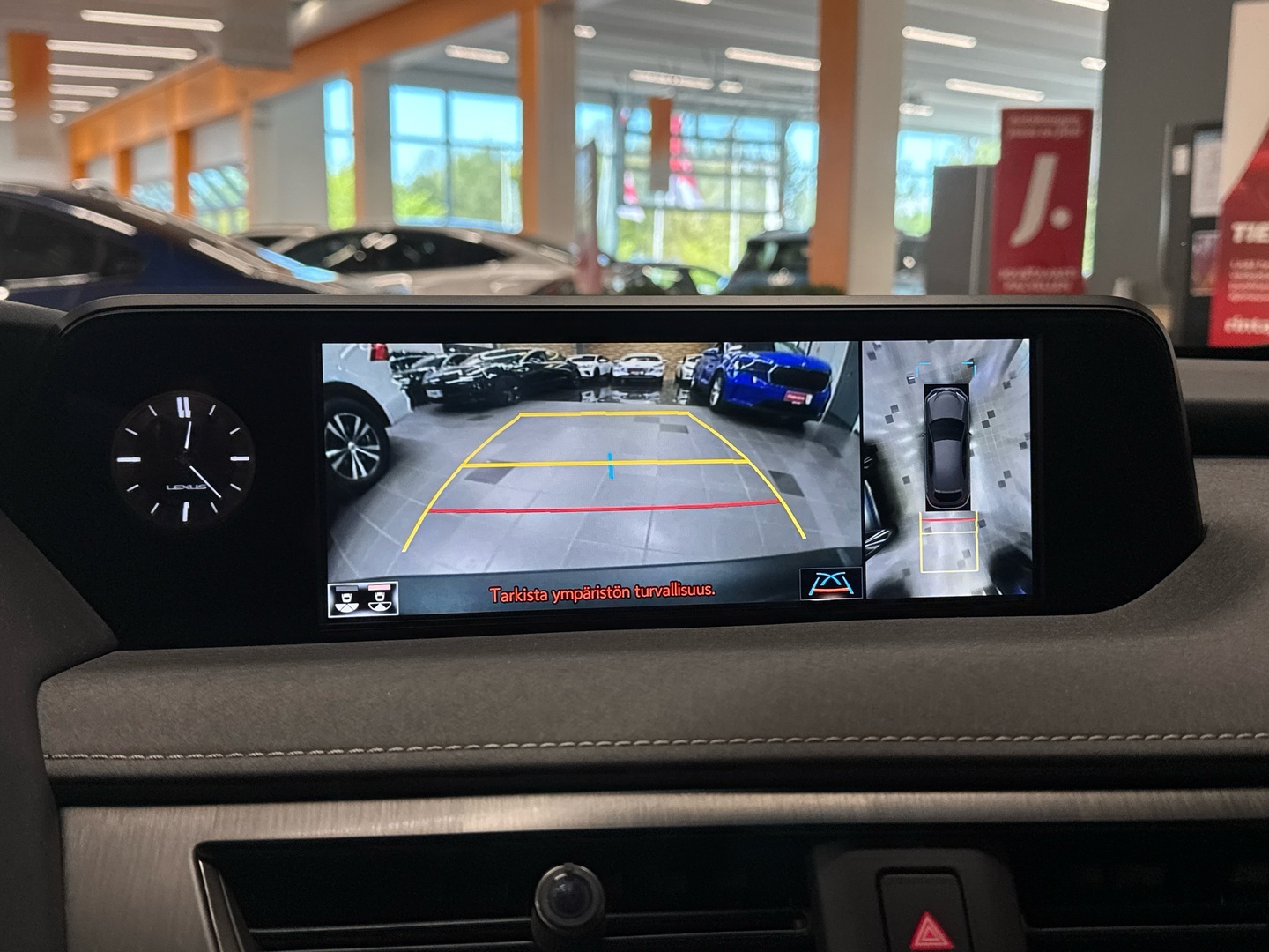 LEXUS UX 2022
