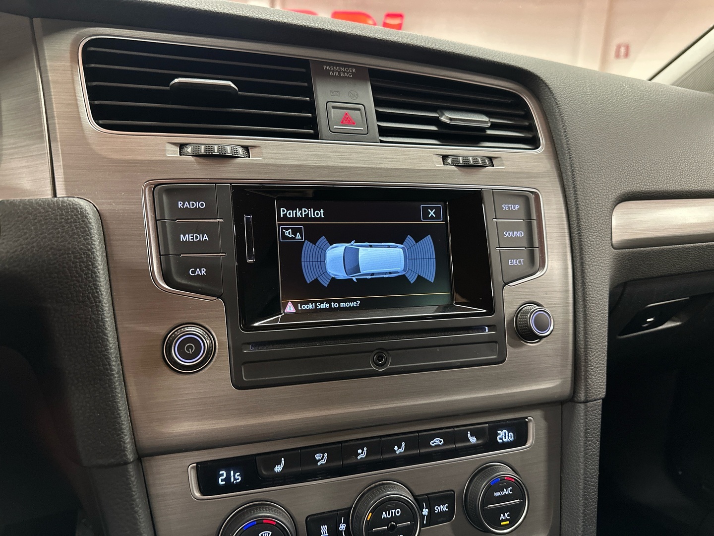 VOLKSWAGEN Golf 2014