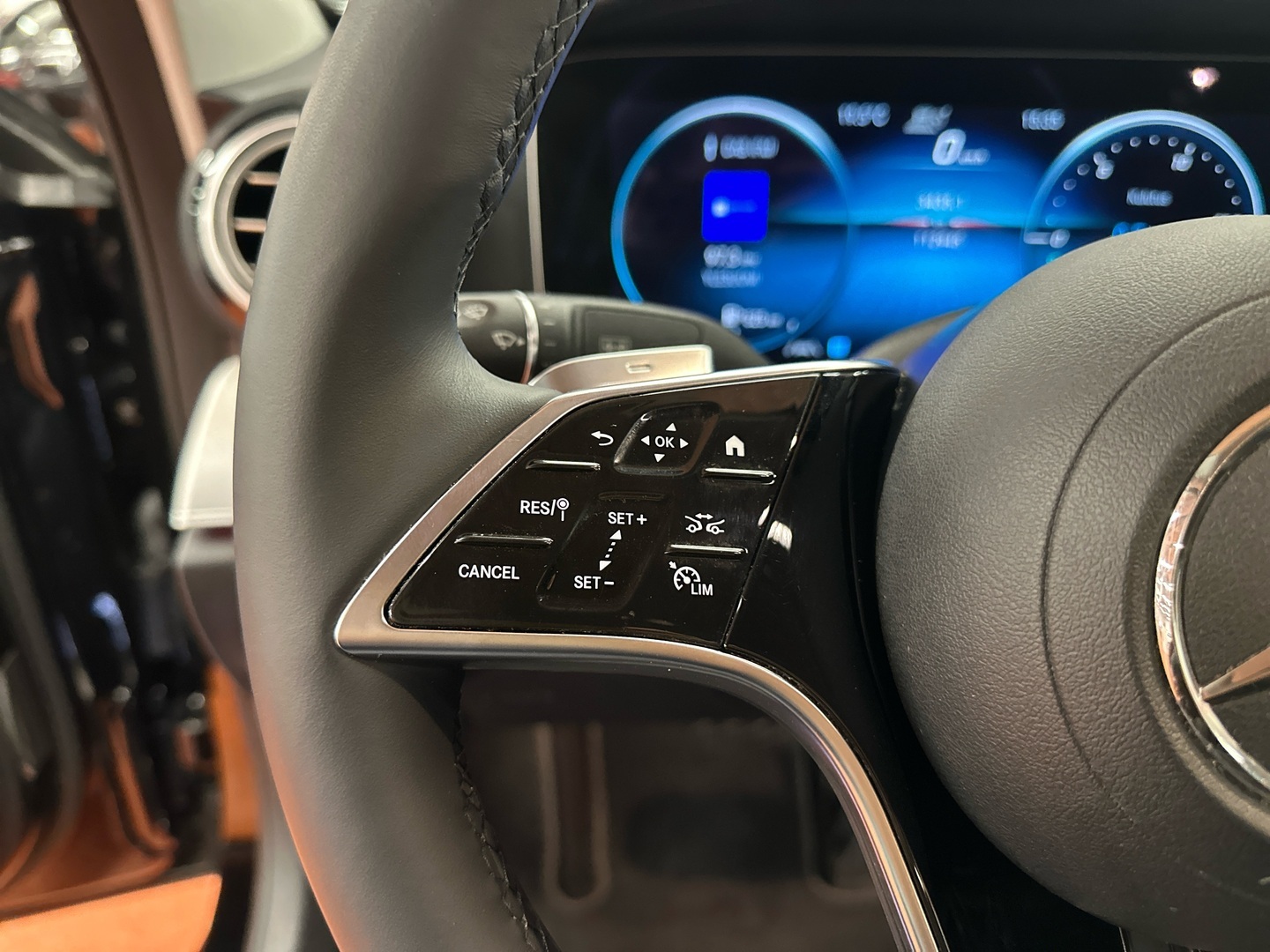 MERCEDES-BENZ E 2021