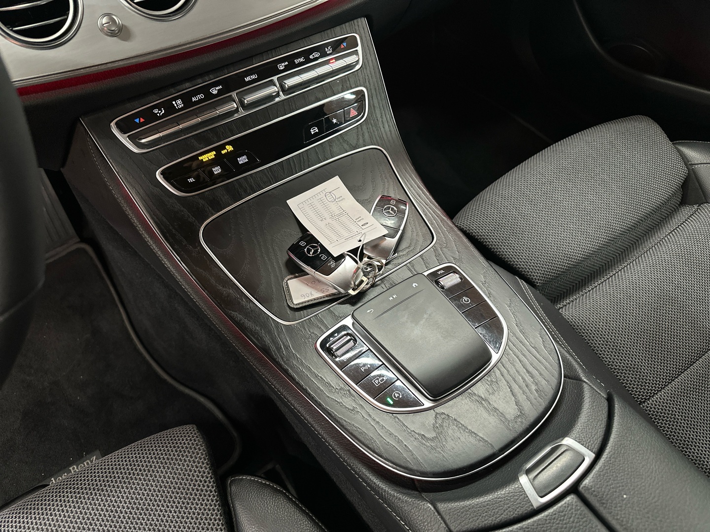 MERCEDES-BENZ E 2021