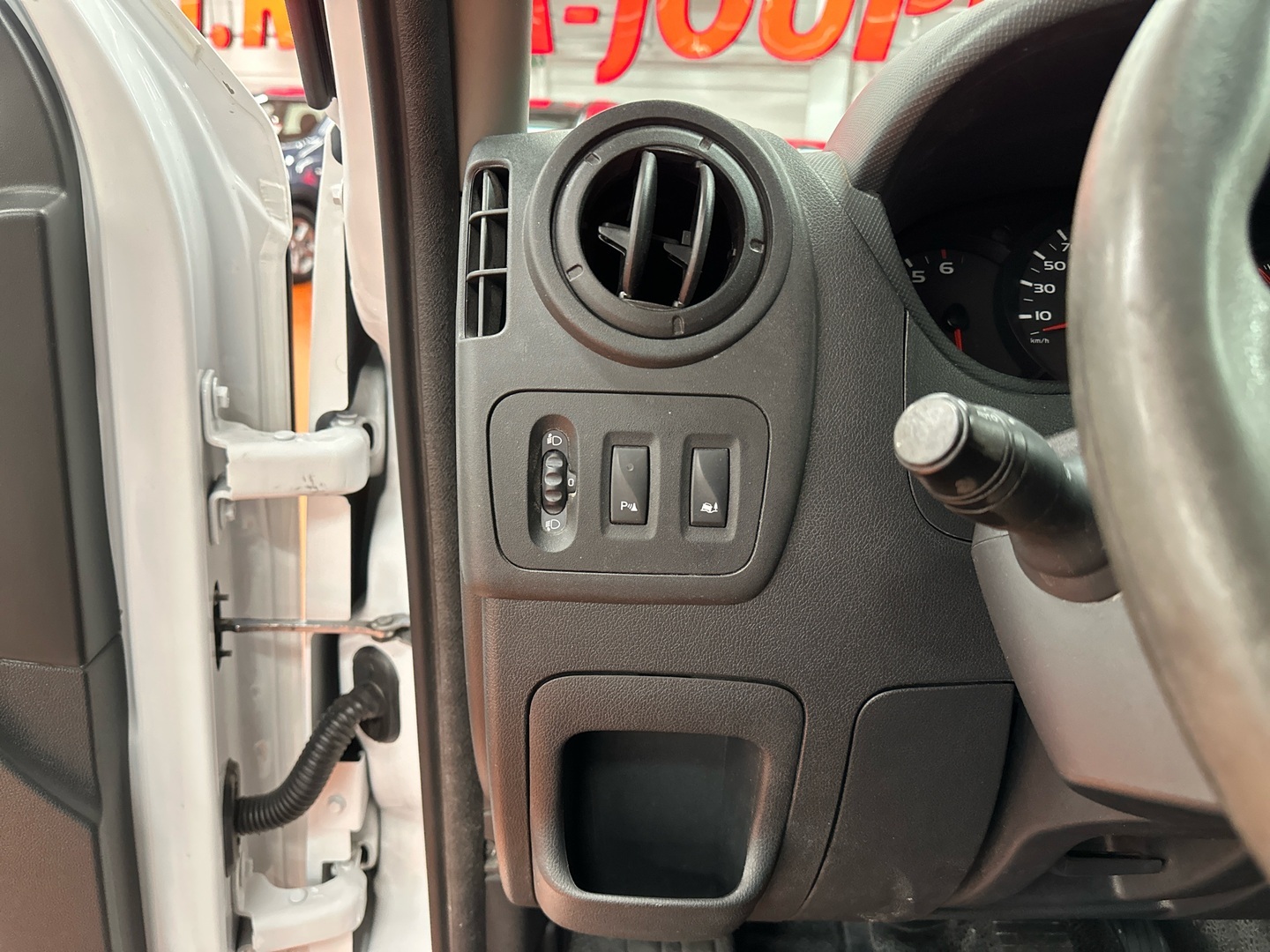 NISSAN NV400 2019
