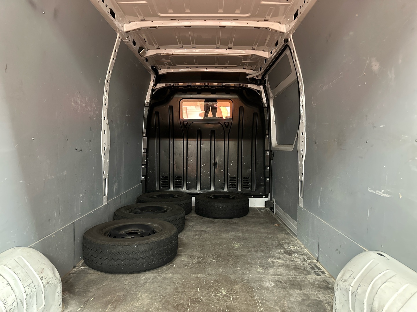 NISSAN NV400 2019