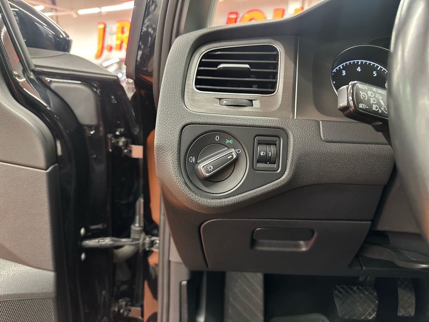 VOLKSWAGEN Golf 2013