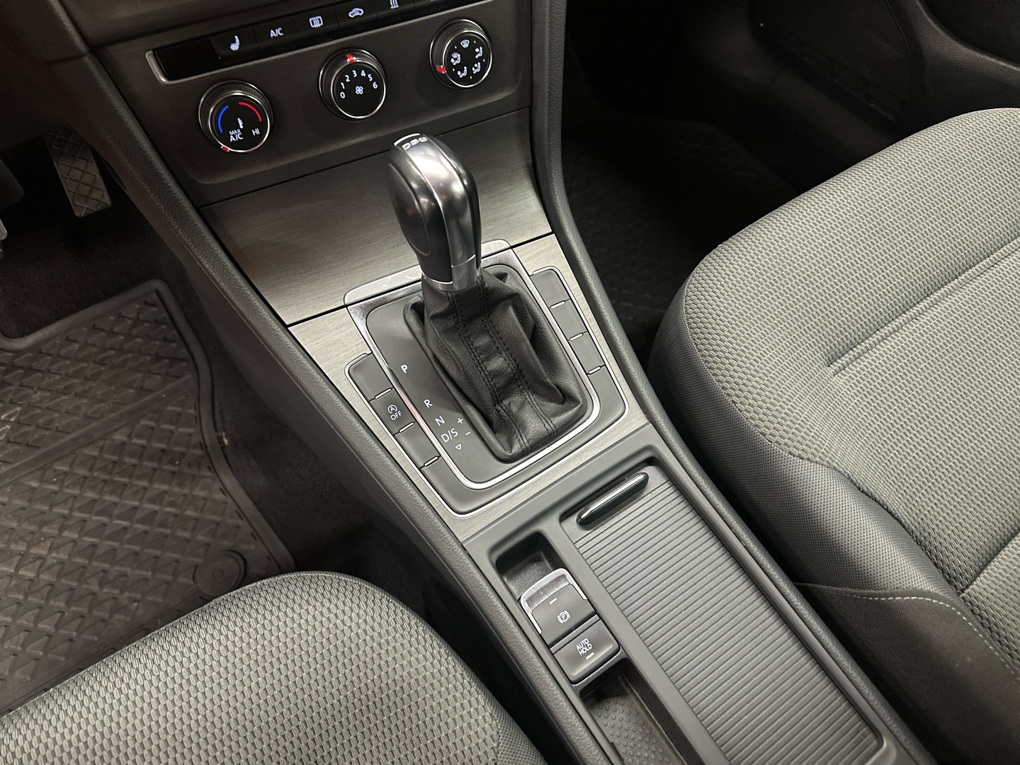 VOLKSWAGEN Golf 2013