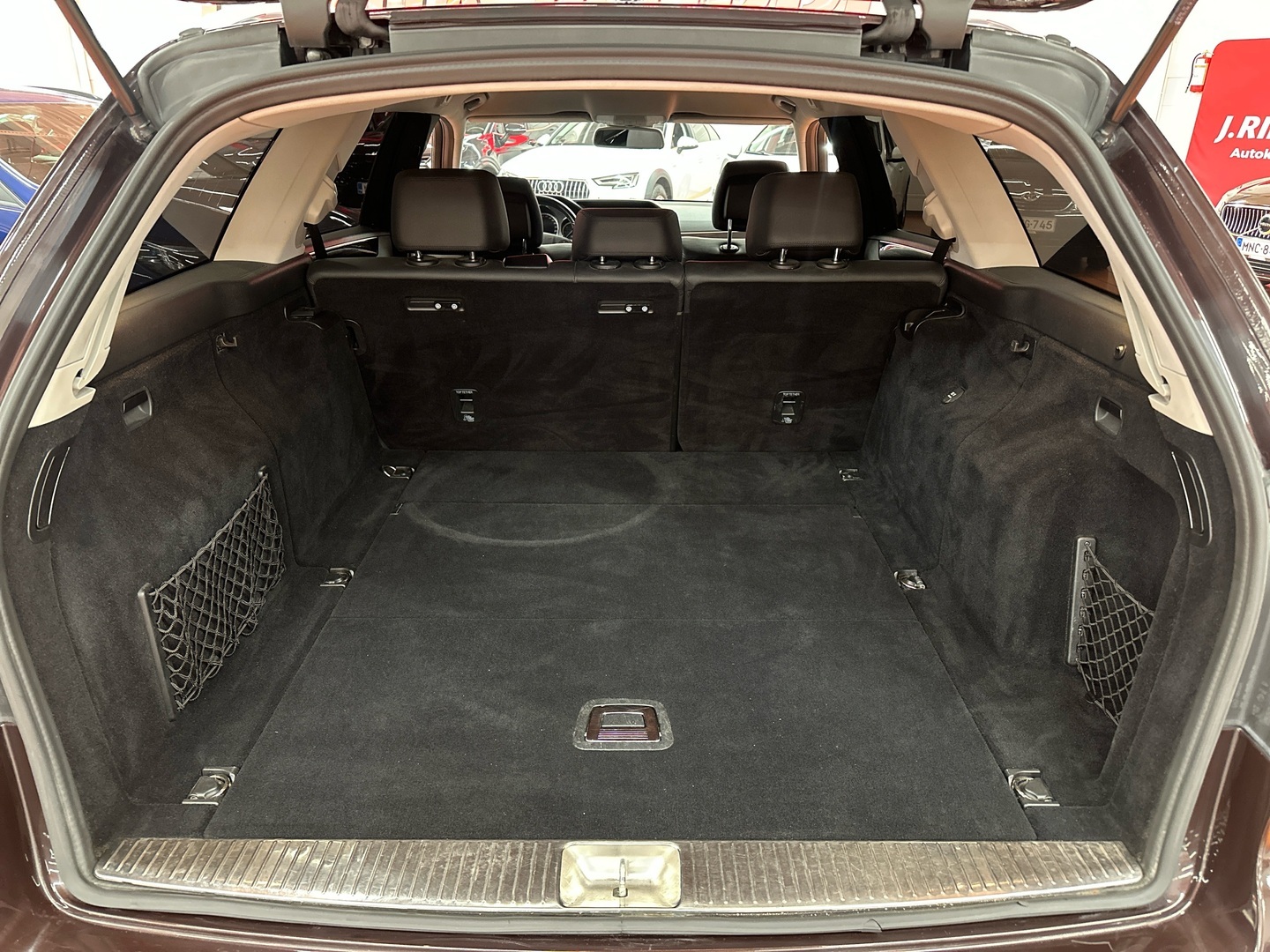 MERCEDES-BENZ E 2010