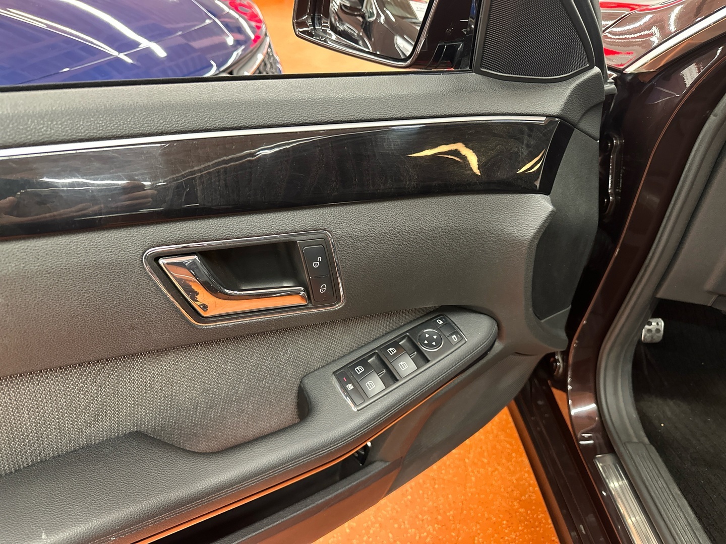 MERCEDES-BENZ E 2010