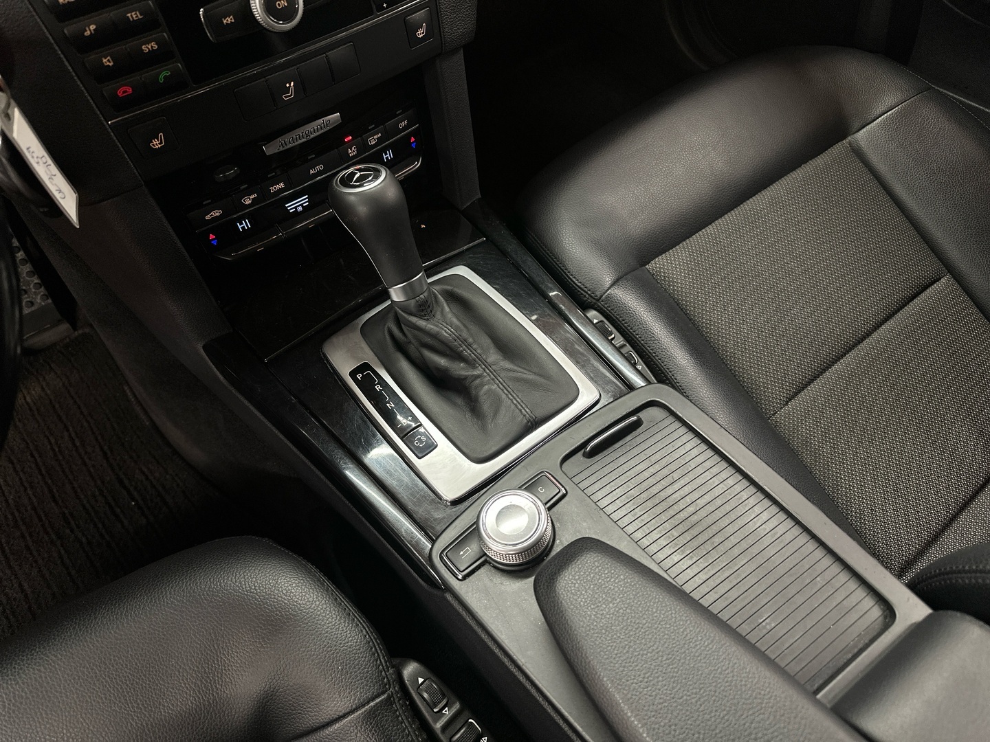 MERCEDES-BENZ E 2010