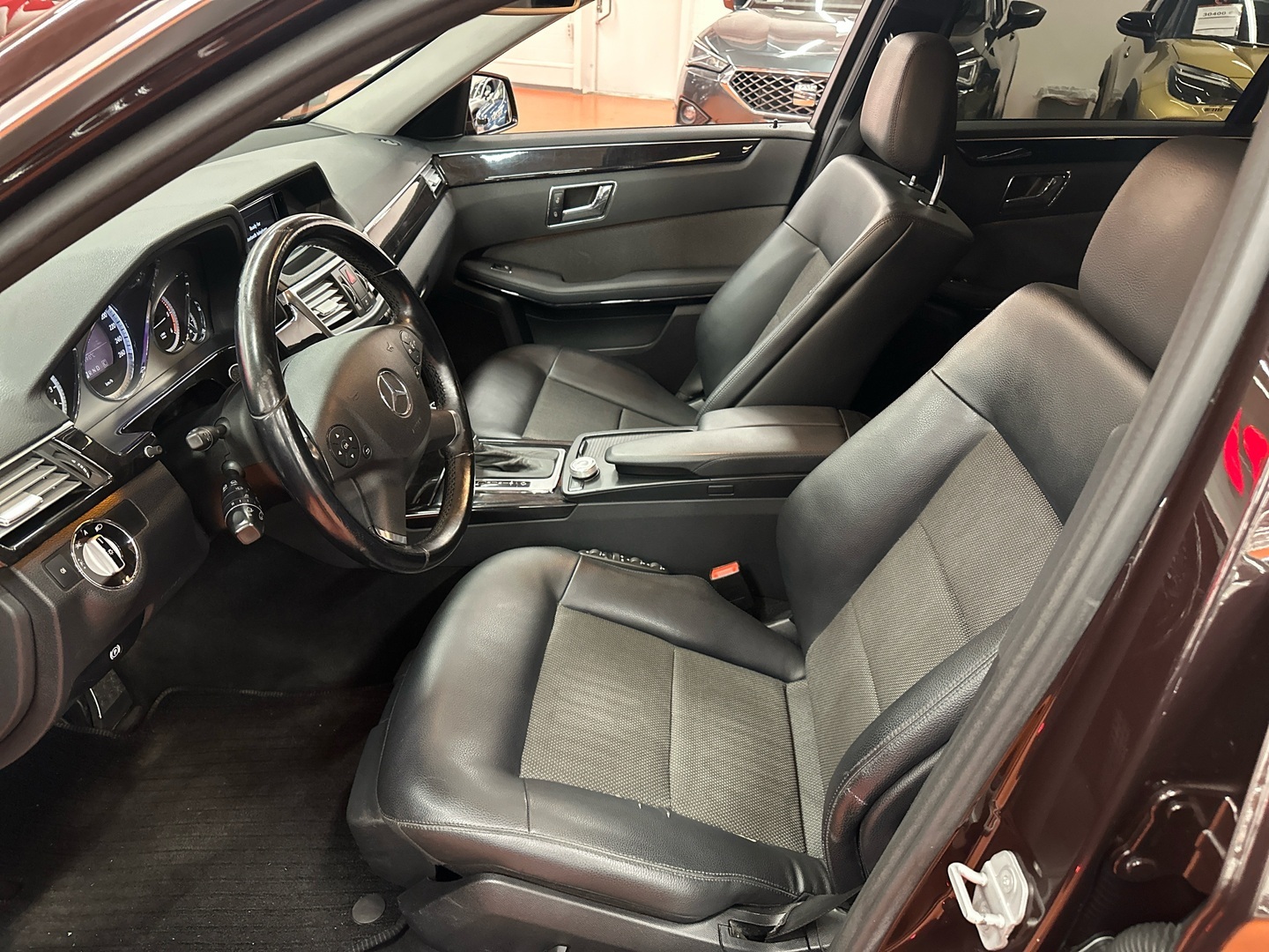 MERCEDES-BENZ E 2010