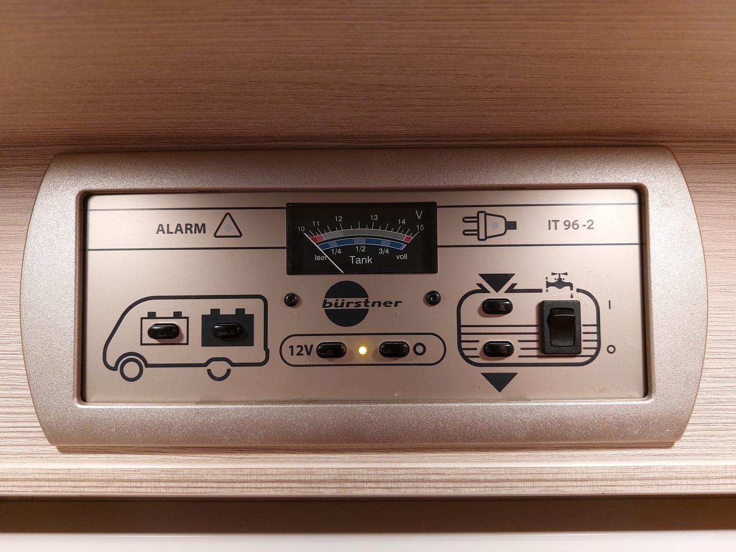 BÜRSTNER Nexxo T569 2013