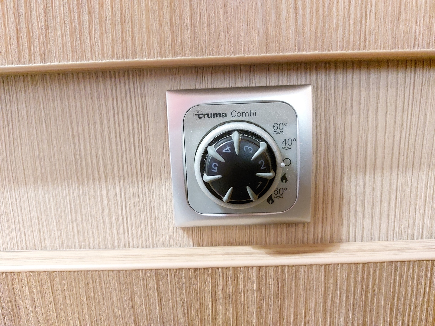 BÜRSTNER Nexxo T569 2013