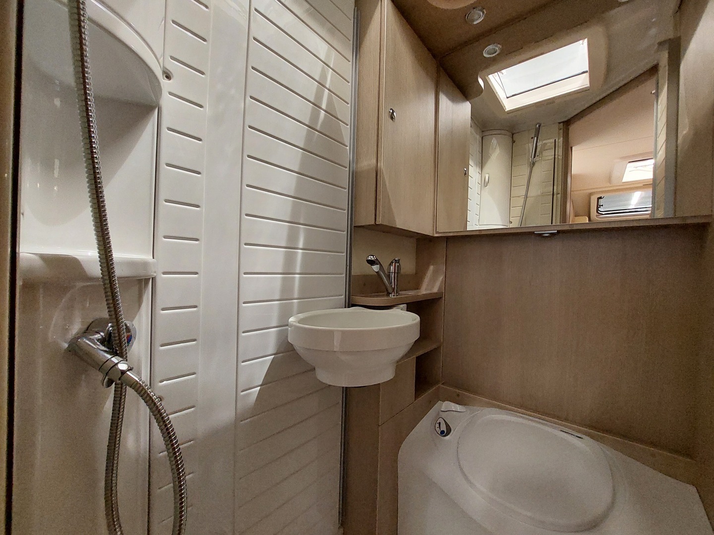 BÜRSTNER Nexxo T569 2013