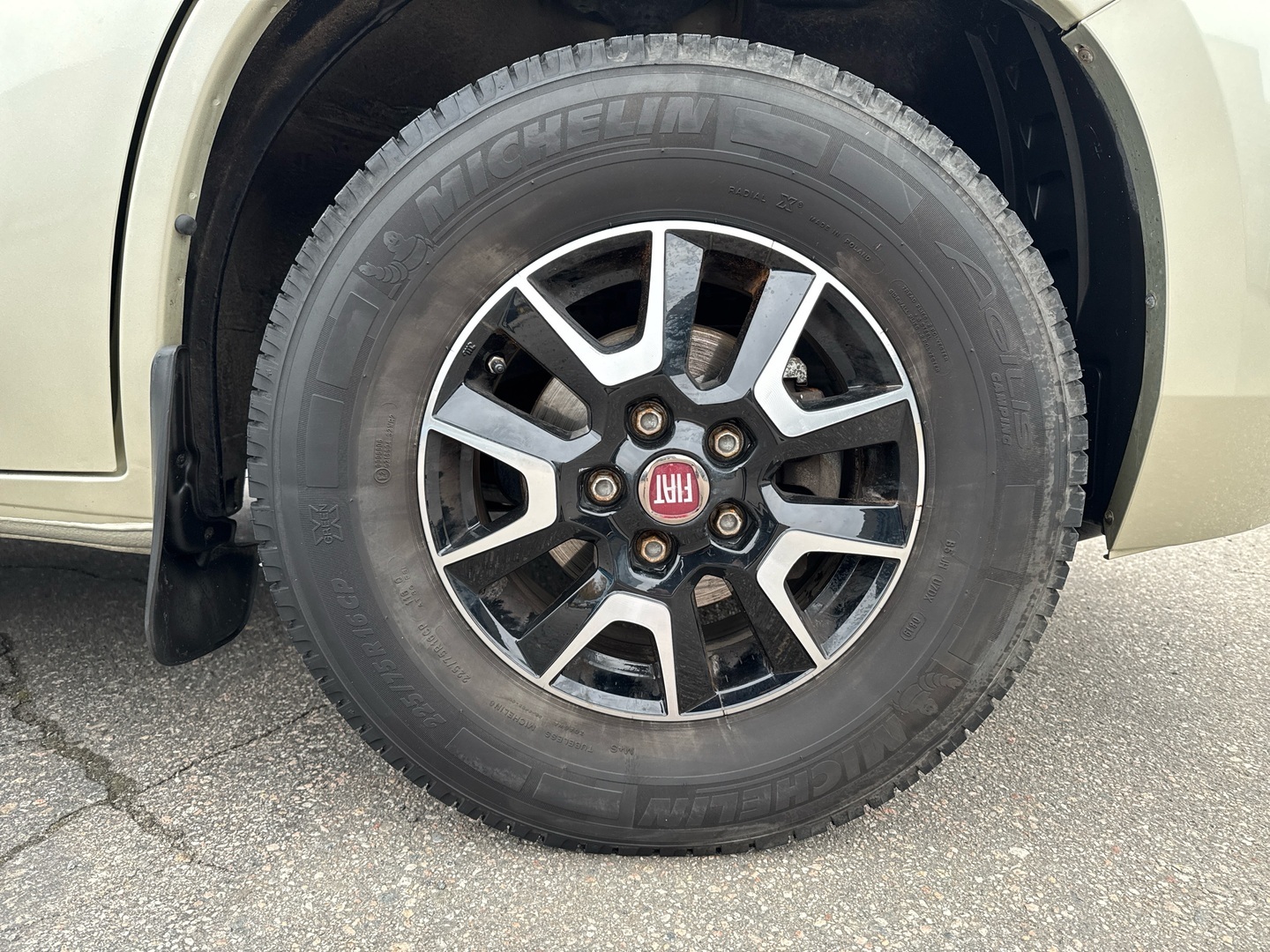 BÜRSTNER Harmony Line VAN 600 2019