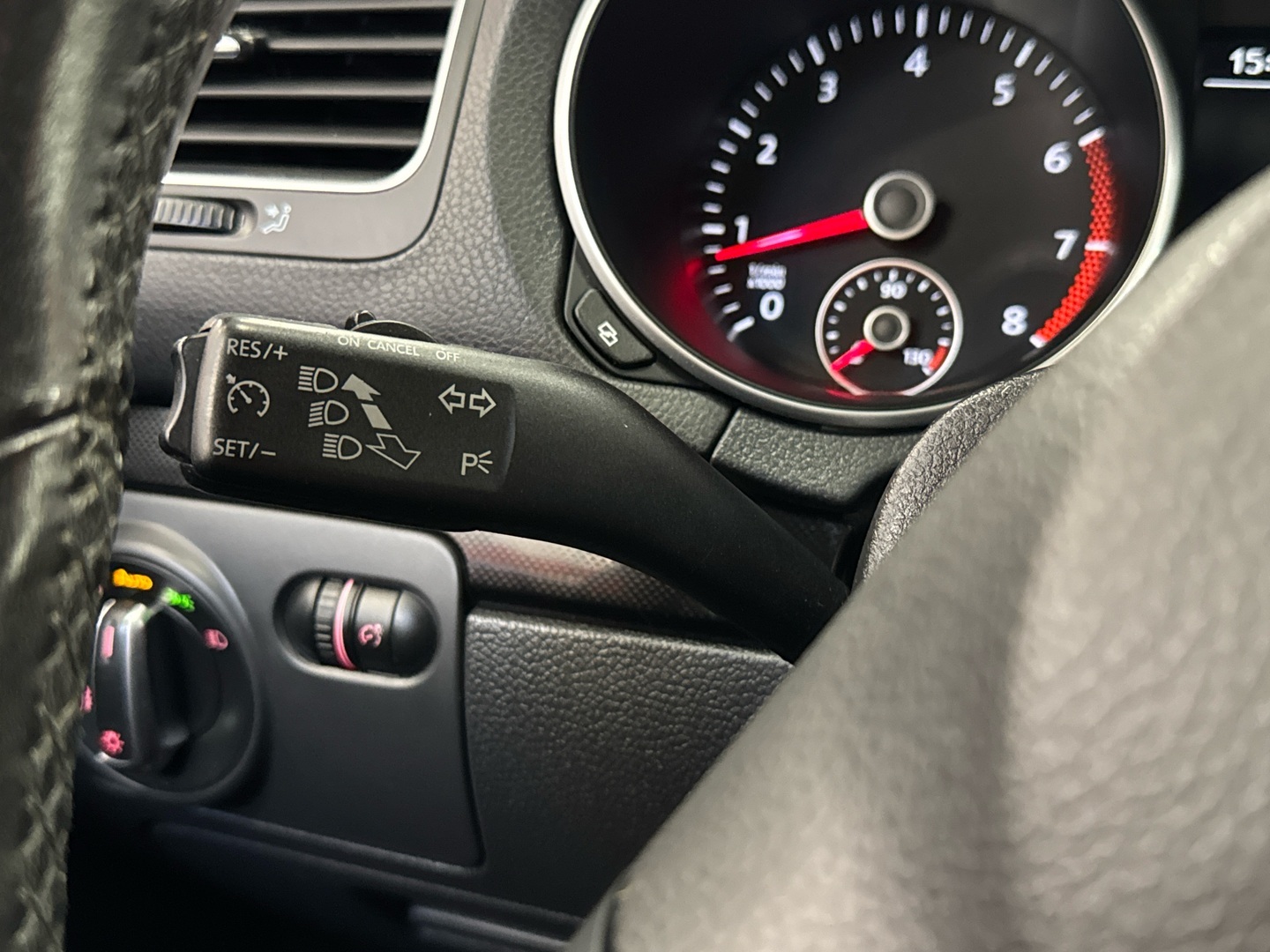 VOLKSWAGEN Golf 2010