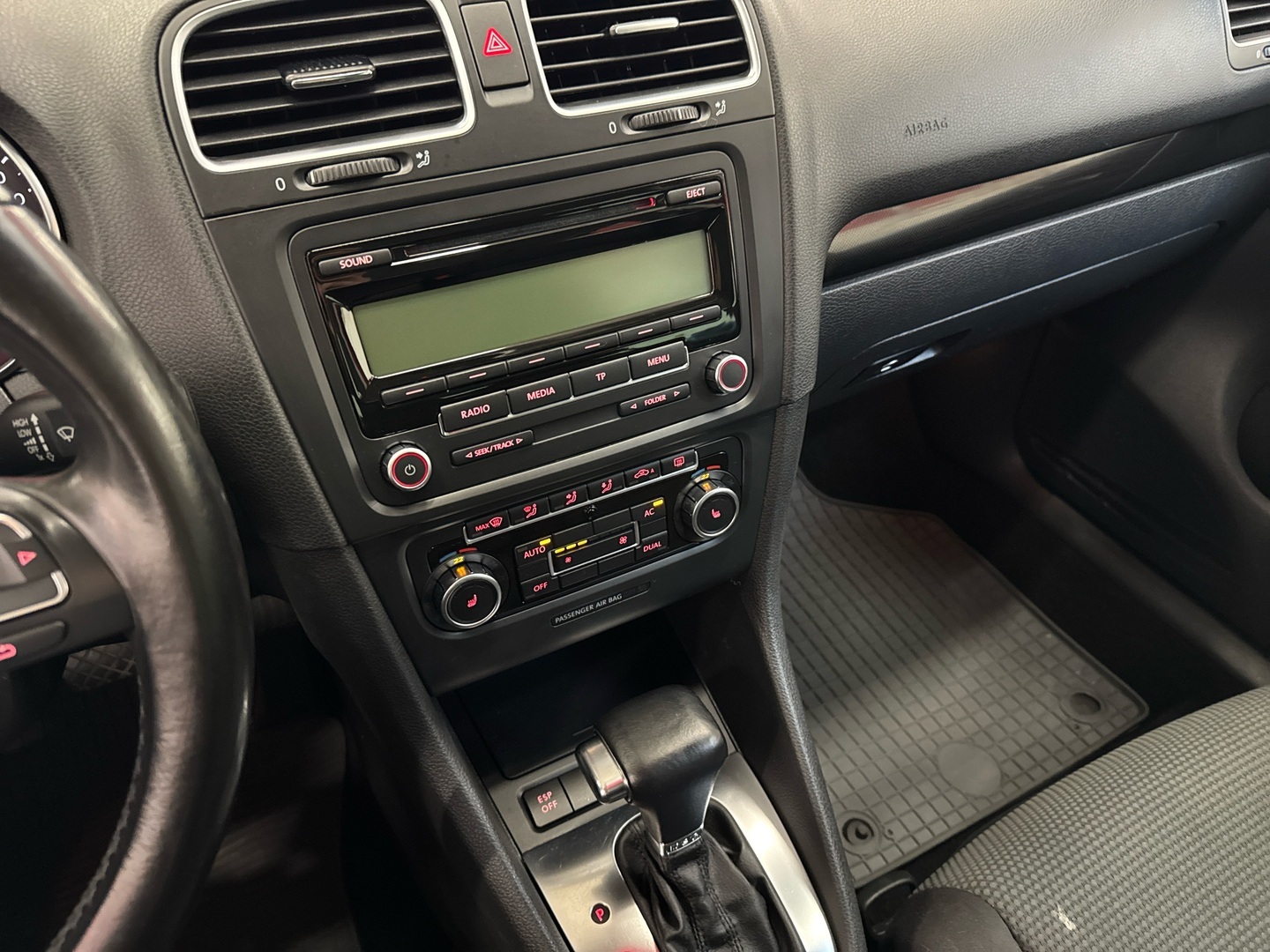 VOLKSWAGEN Golf 2010