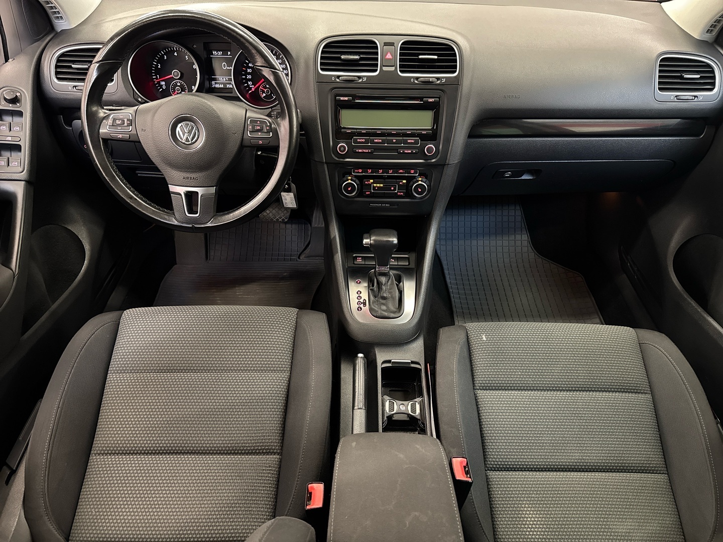 VOLKSWAGEN Golf 2010