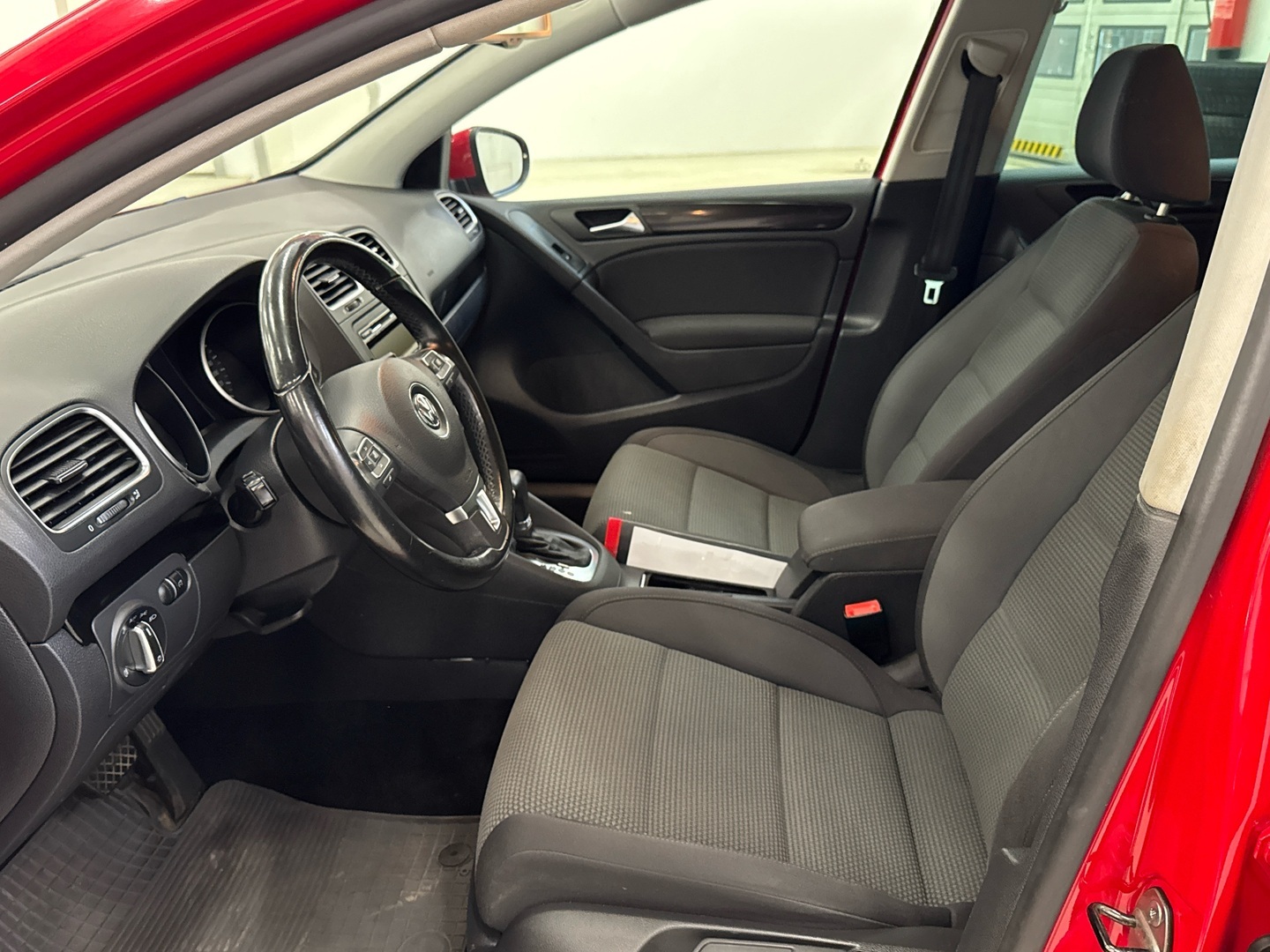 VOLKSWAGEN Golf 2010