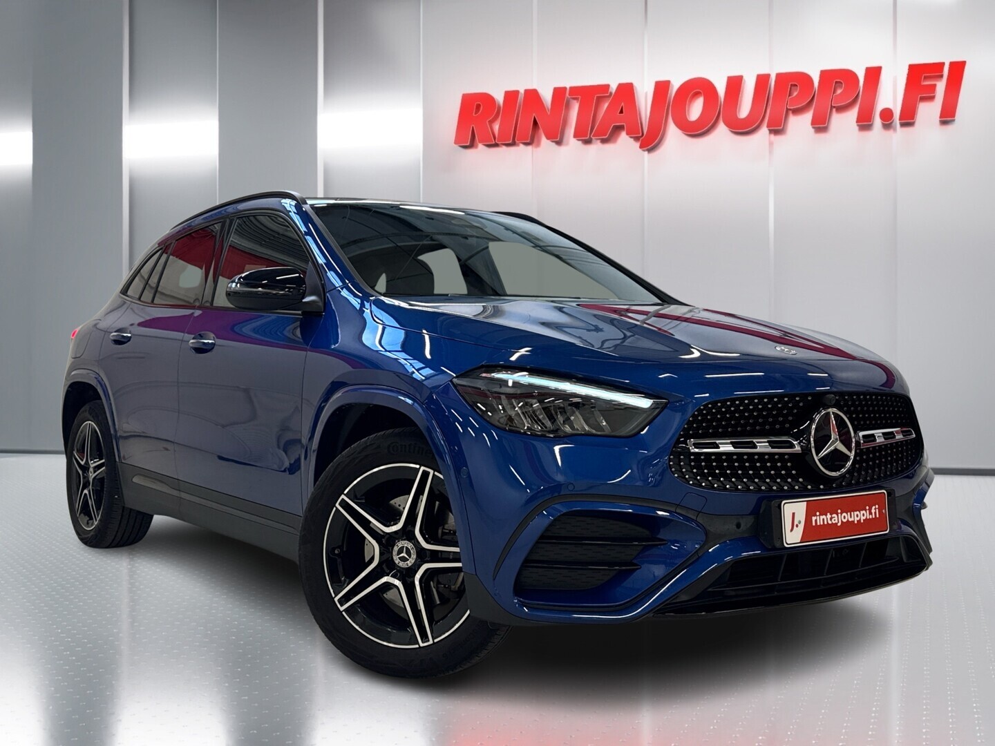 MERCEDES-BENZ GLA 2024