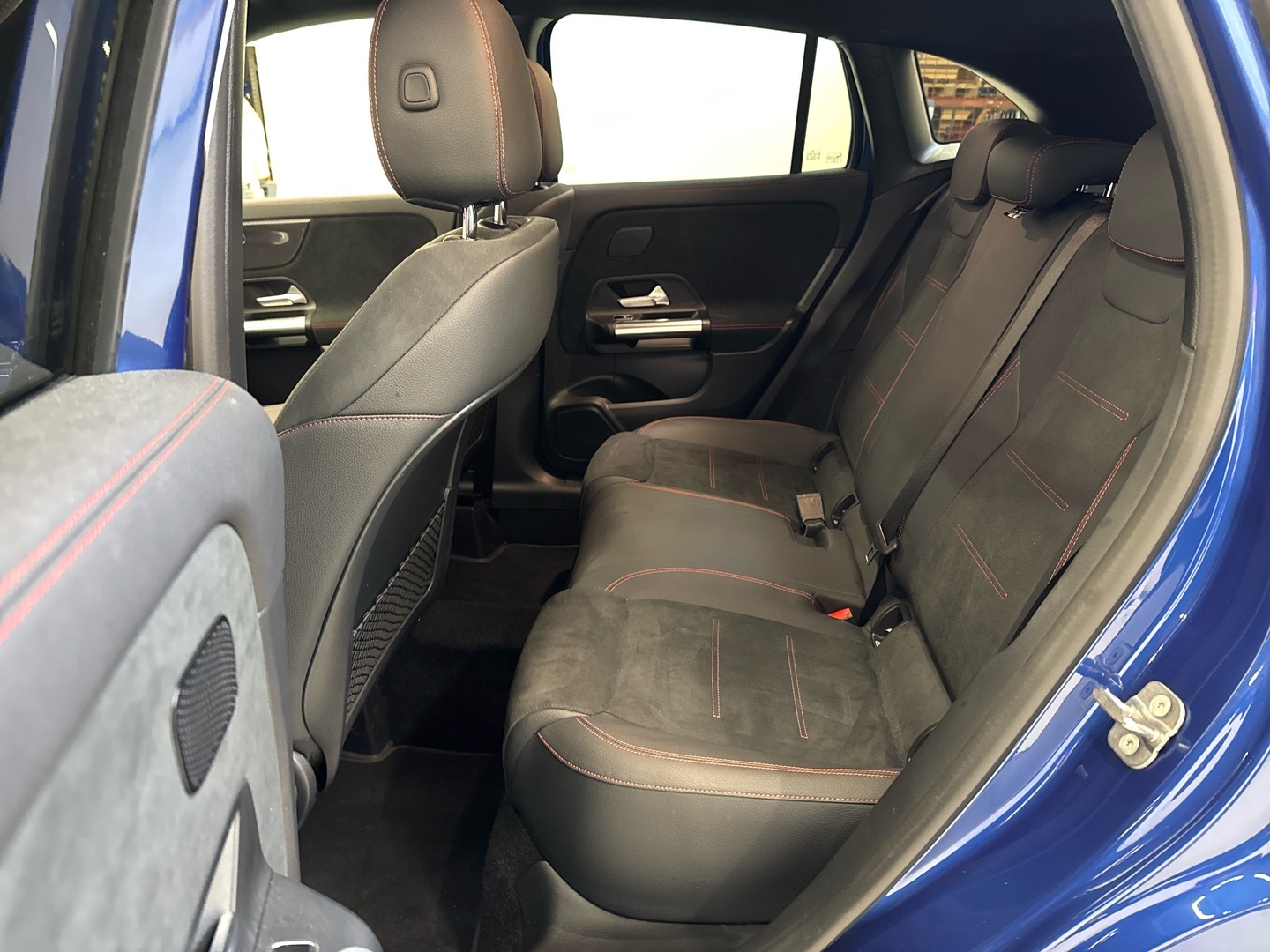 MERCEDES-BENZ GLA 2024