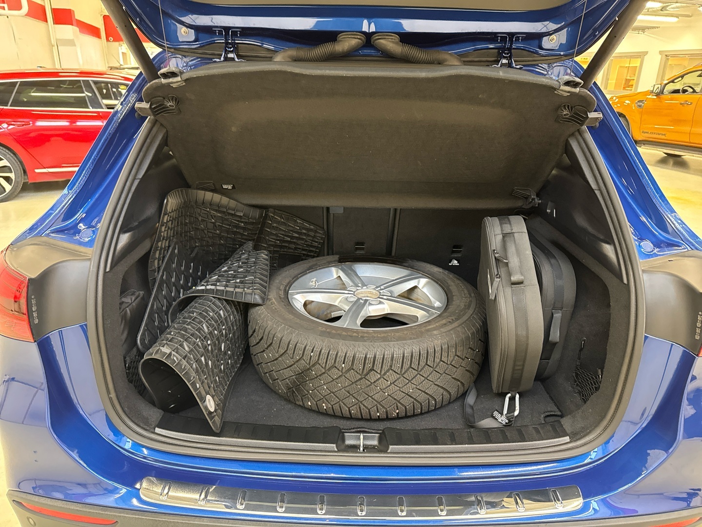 MERCEDES-BENZ GLA 2024