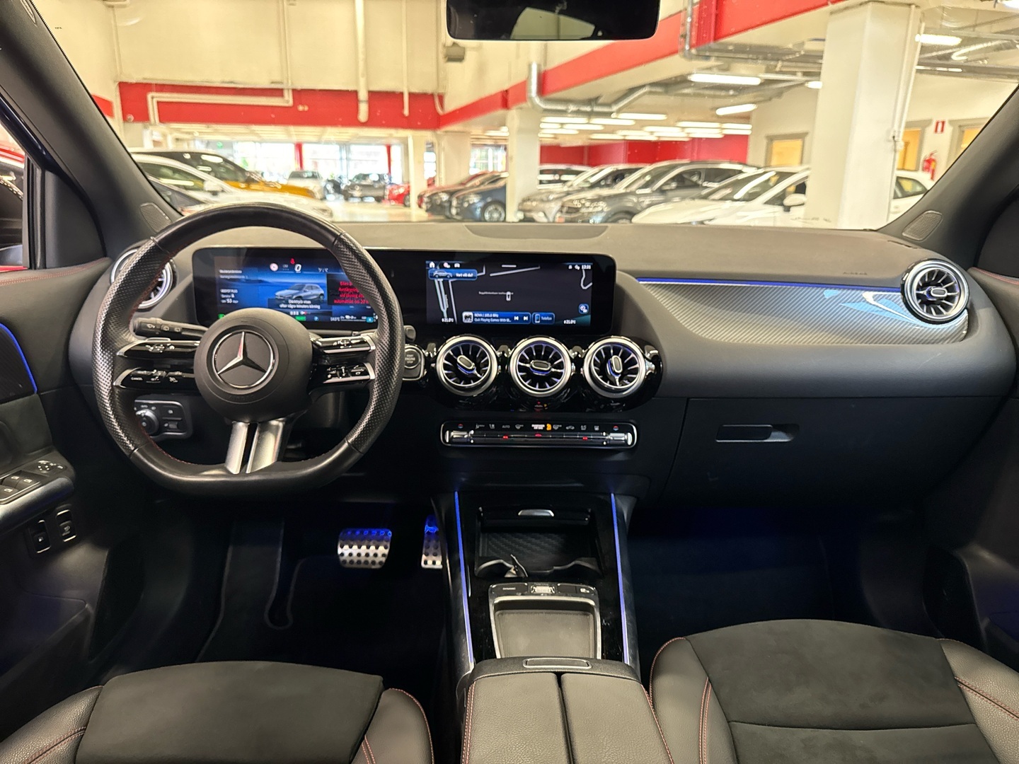 MERCEDES-BENZ GLA 2024