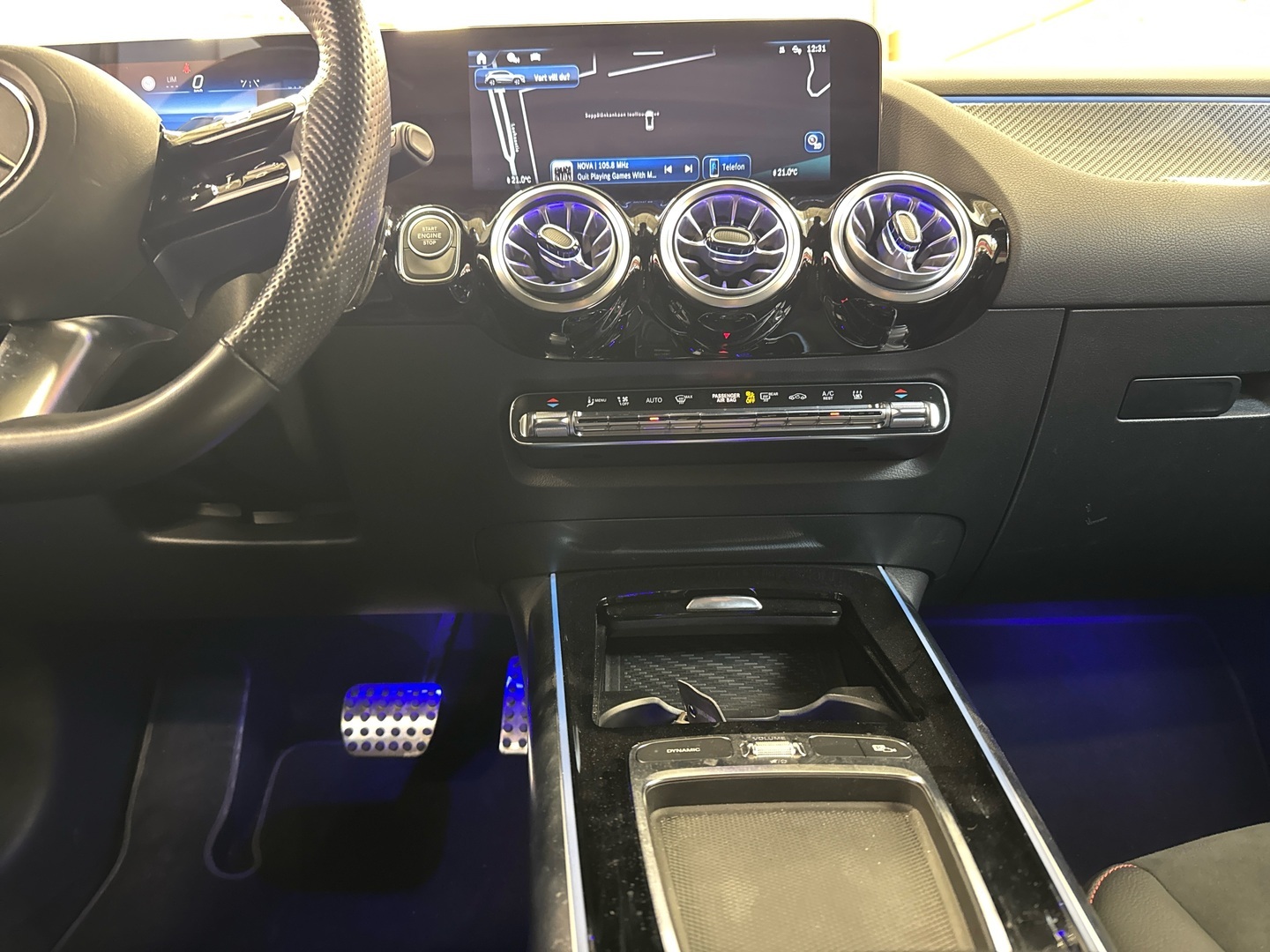 MERCEDES-BENZ GLA 2024