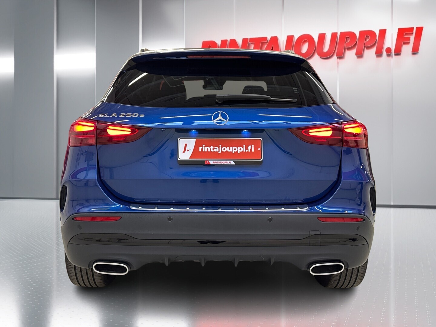 MERCEDES-BENZ GLA 2024